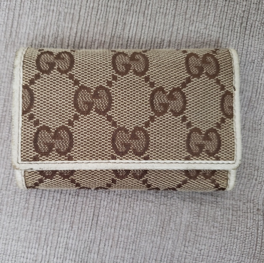 Gucci leather key/accessories holder